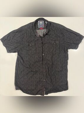 MBX Men's Short-Sleeve Button-Down Shirt in Charcoal